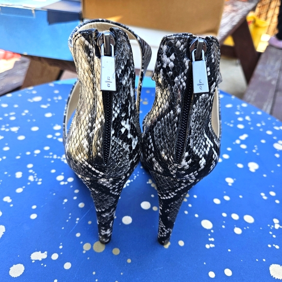 Kenneth Cole New York Brooke Cross Sandal Women's Size 9M - Picture 13 of 16